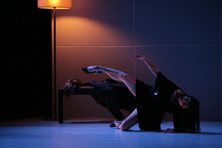 Erre Que Erre Cia de Danza -Escupir en el Tiempo